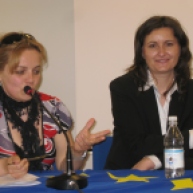 Dott.ssa Simona Cecilia Farcas e Marina Bilha al Convegno Left behind. Milano, 26 maggio 2010